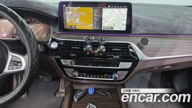 BMW 5 Series 2020 — ფოტო 6/20