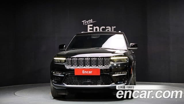 Jeep Grand Cherokee 2023 — ფოტო 3/20