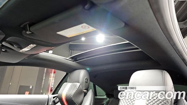Mercedes-Benz E-Class 2019 — ფოტო 19/20