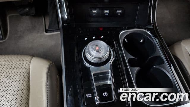 Kia Carnival 2021 — ფოტო 9/20