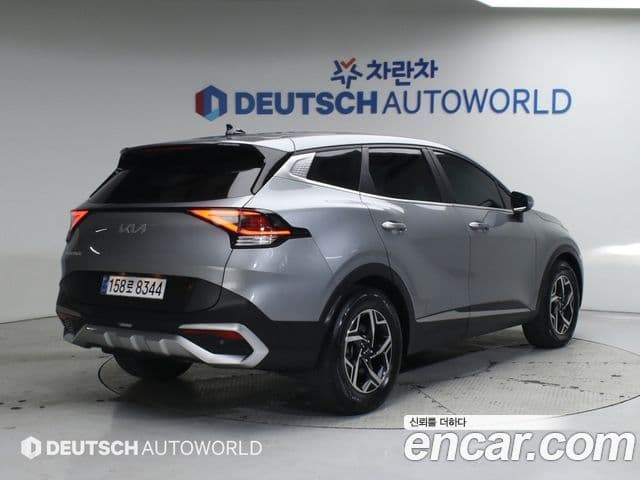 Kia Sportage 2021 — Фото 1/20