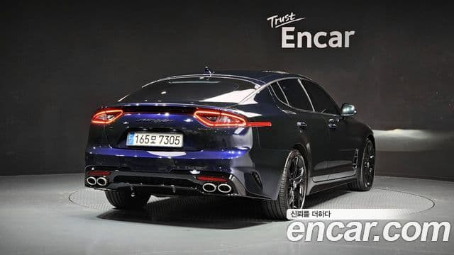 Kia Stinger 2018 — ფოტო 1/20