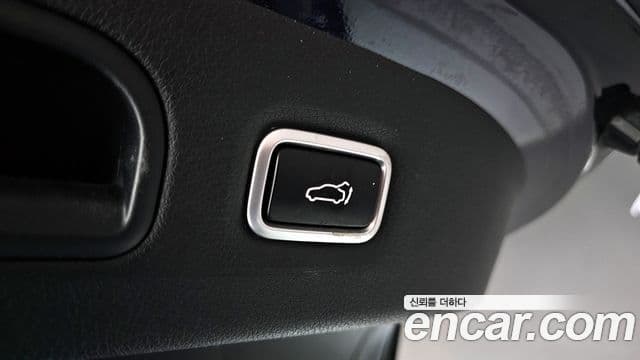 Kia Stinger 2018 — ფოტო 18/20