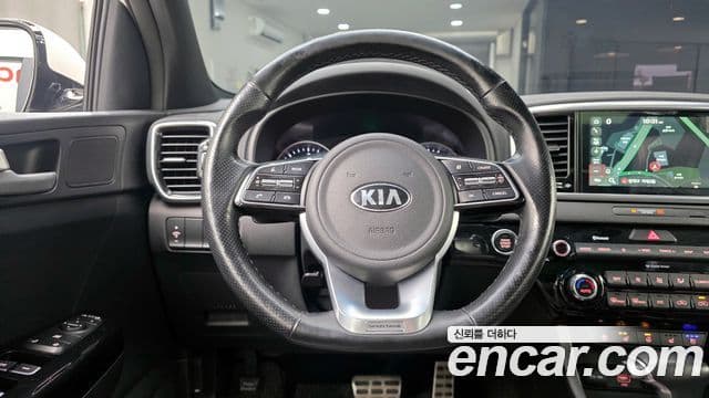 Kia Sportage The Bold 2018 — ფოტო 13/20