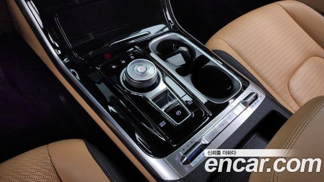 Kia Carnival 2023 — Şəkil 9/20