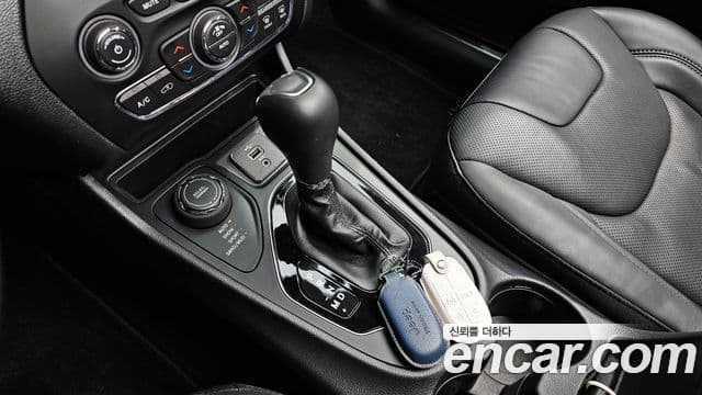 Jeep Cherokee 2020 — Фото 9/20