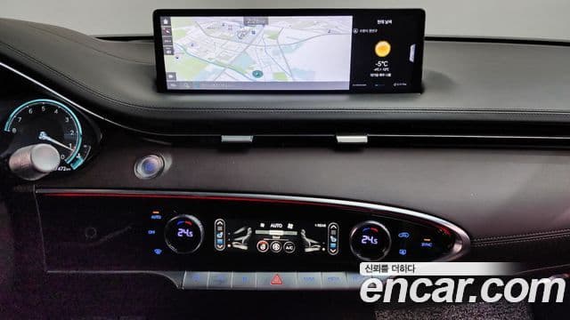 Genesis GV70 2021 — ფოტო 15/20
