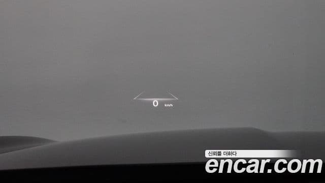 Genesis GV70 2021 — ფოტო 17/20