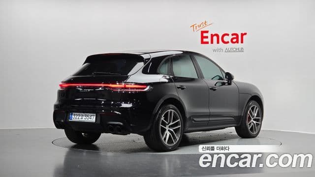 Porsche Macan 2023 — ფოტო 2/20