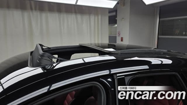 Porsche Macan 2023 — ფოტო 19/20