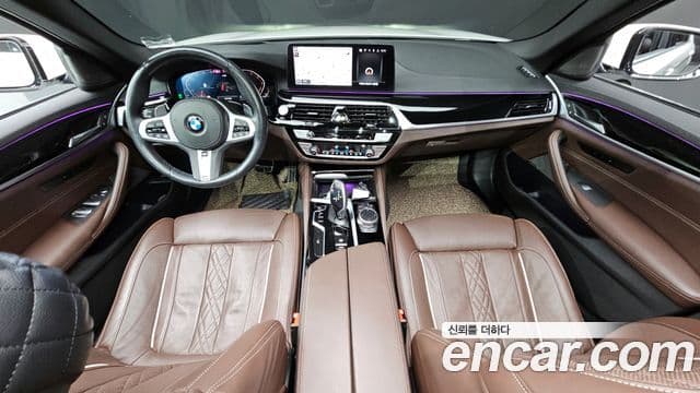 BMW 5 Series 2022 — ფოტო 14/20