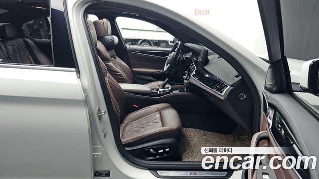 BMW 5 Series 2022 — ფოტო 15/20