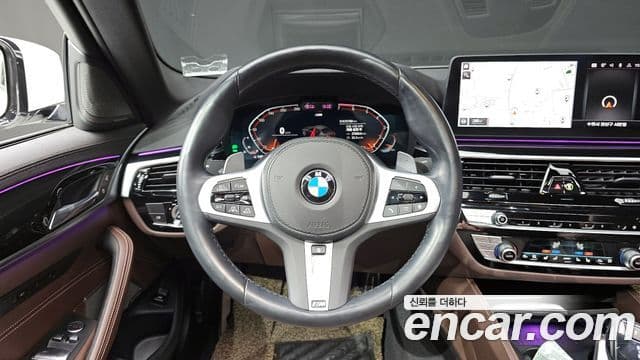 BMW 5 Series 2022 — ფოტო 19/20