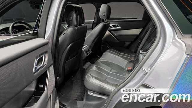 Land Rover Range Rover Velar 2021 — Фото 12/20