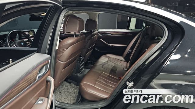 BMW 5 Series 2019 — Şəkil 11/20