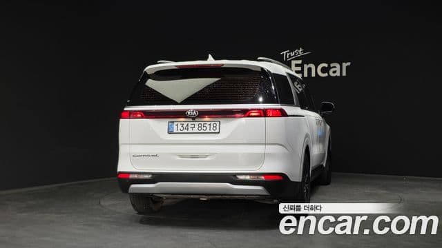 Kia Carnival 2020 — ფოტო 3/20