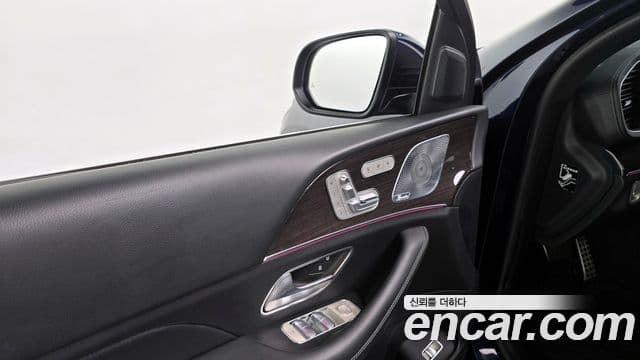 Mercedes-Benz GLE-Class 2021 — фото 18 из 20
