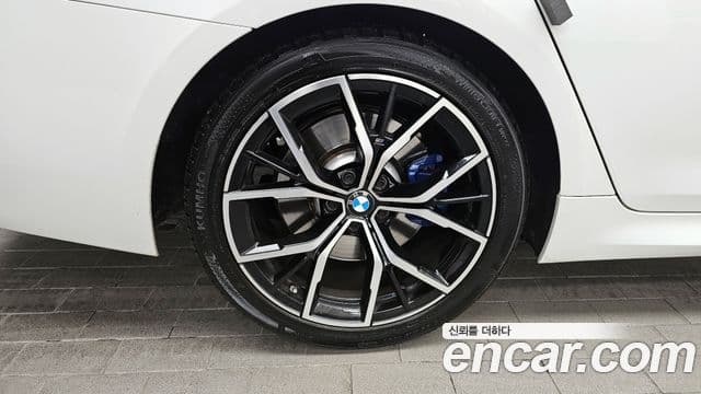 BMW 5 Series 2023 — Photo 10/20