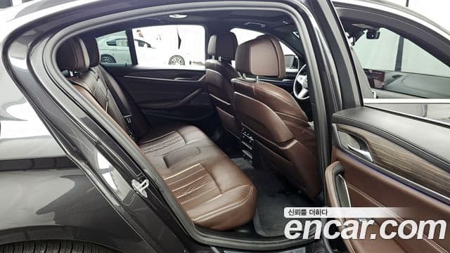 BMW 5 Series 2020 — Фото 12/20