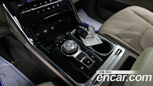 Kia Carnival 2022 — ფოტო 9/20