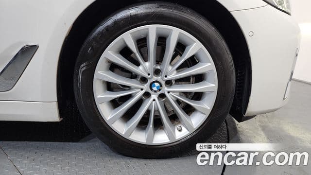 BMW 5 Series 2021 — фото 5 из 20