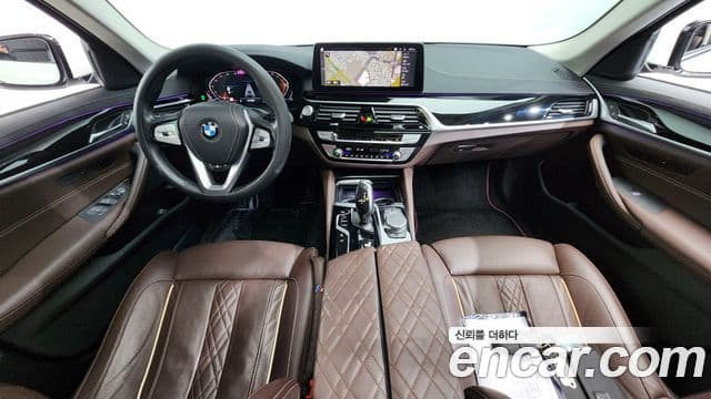 BMW 5 Series 2021 — фото 7 из 20