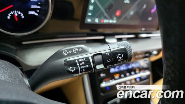 Kia Carnival 2022 — Şəkil 16/20