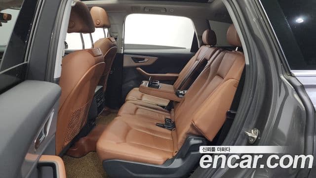 Audi Q7 2020 — ფოტო 11/20