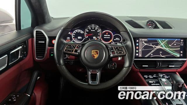 Porsche Cayenne 2022 — Photo 17/20