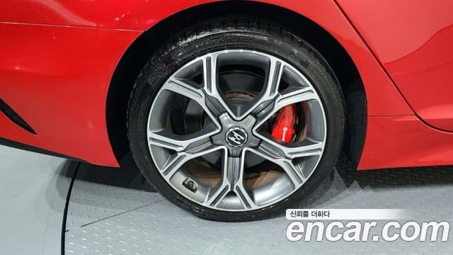 Kia Stinger 2019 — ფოტო 5/20