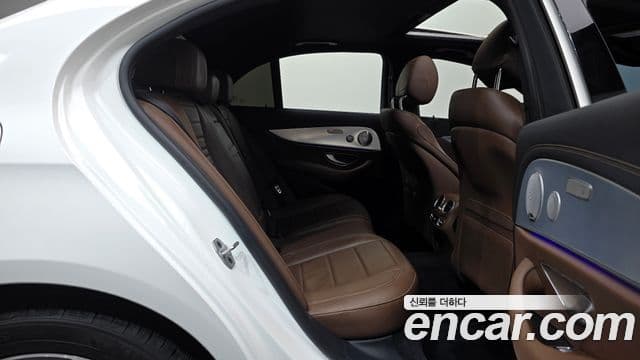 Mercedes-Benz E-Class 2021 — Şəkil 12/20