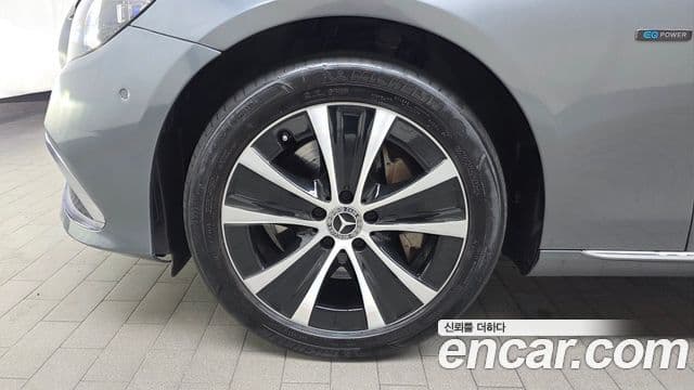 Mercedes-Benz E-Class 2021 — фото 5 из 20