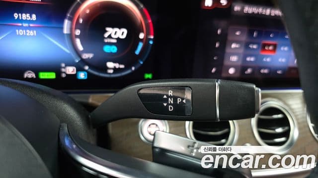 Mercedes-Benz E-Class 2021 — фото 9 из 20