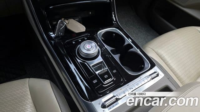 Kia Carnival 2020 — фото 8 из 20