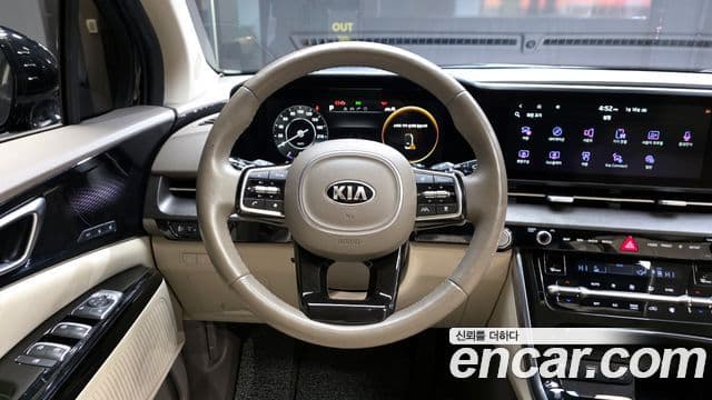 Kia Carnival 2020 — фото 13 из 20