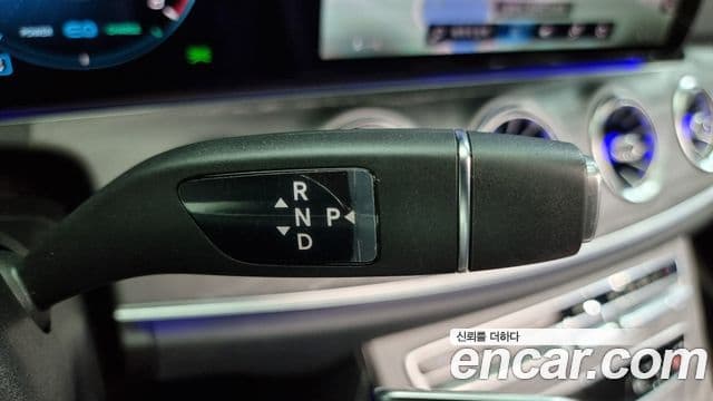 Mercedes-Benz E-Class 2021 — ფოტო 9/20
