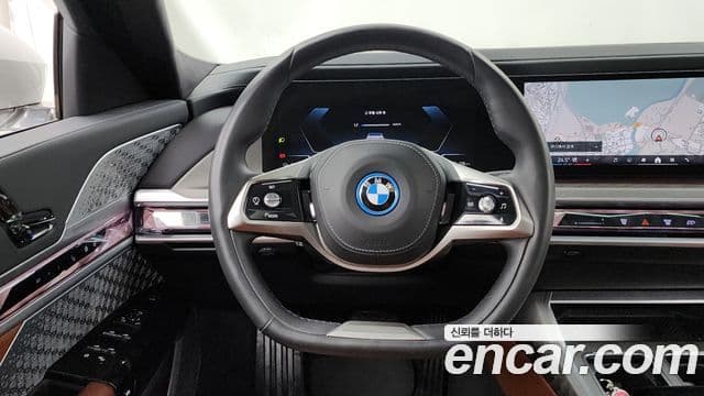 BMW i7 2023 — Photo 15/20
