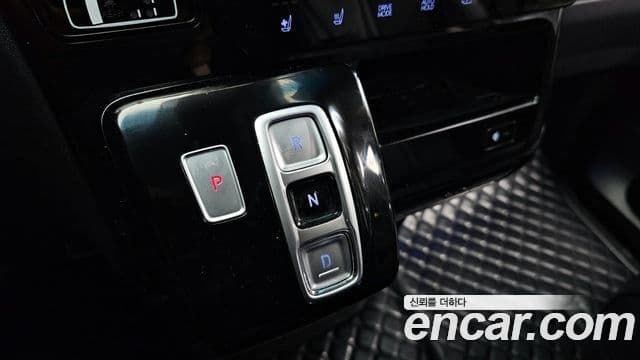 Hyundai Staria 2024 — фото 9 из 20