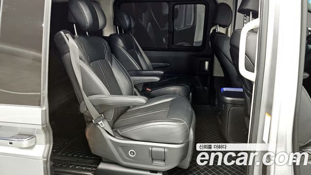 Hyundai Staria 2024 — фото 12 из 20