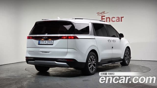 Kia Carnival 2022 — фото 2 из 20