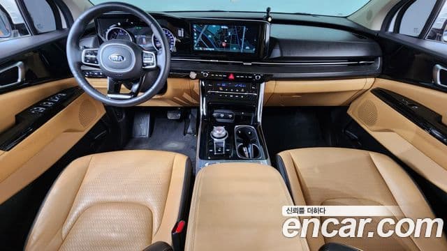 Kia Carnival 2021 — фото 6 из 20