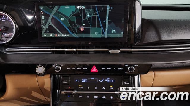 Kia Carnival 2021 — фото 14 из 20