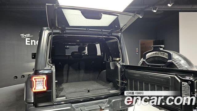 Jeep Wrangler 2018 — Photo 1/20