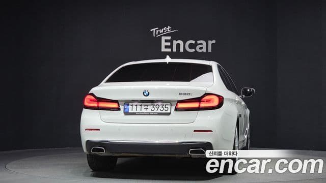 BMW 5 Series 2023 — ფოტო 4/20