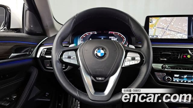 BMW 5 Series 2023 — ფოტო 13/20