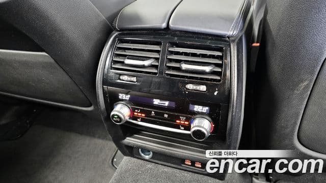 BMW 5 Series 2023 — ფოტო 19/20