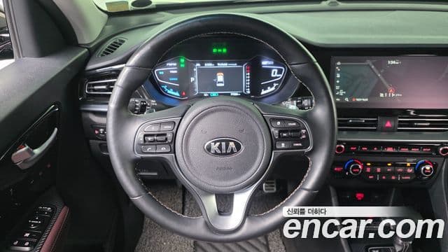 Kia Niro 2019 — Şəkil 14/20
