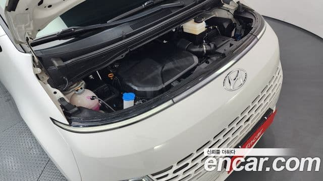 Hyundai Staria 2023 — ფოტო 6/20