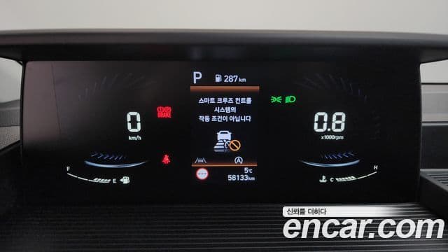 Hyundai Staria 2023 — ფოტო 8/20