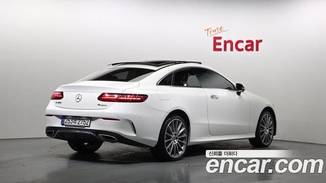 Mercedes-Benz E-Class 2022 — ფოტო 2/20